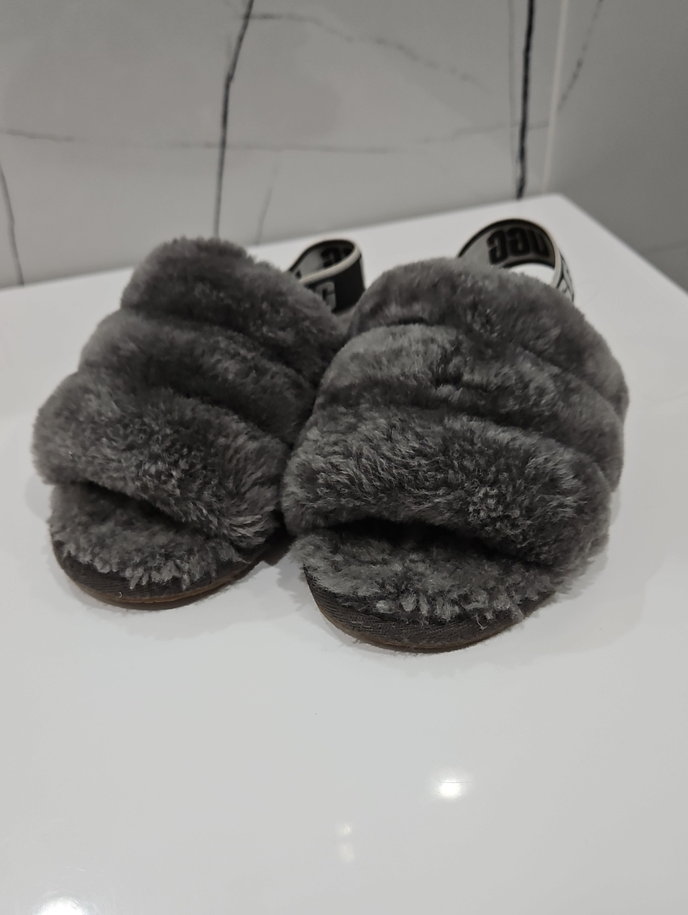 Ugg FLUFF YEAH slides